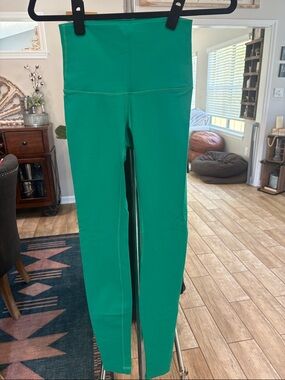 lululemon wunder under roll down size 6